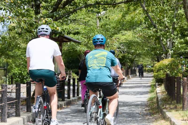 Billet Kyoto : circuit à vélo électrique à la découverte des joyaux cachés à travers les ruelles et les temples