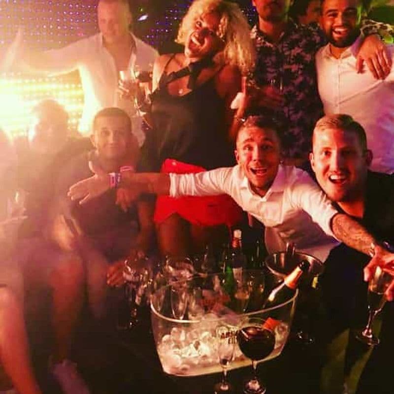 Billet Barcelone : Tournée des bars avec entrée VIP en boîte de nuit