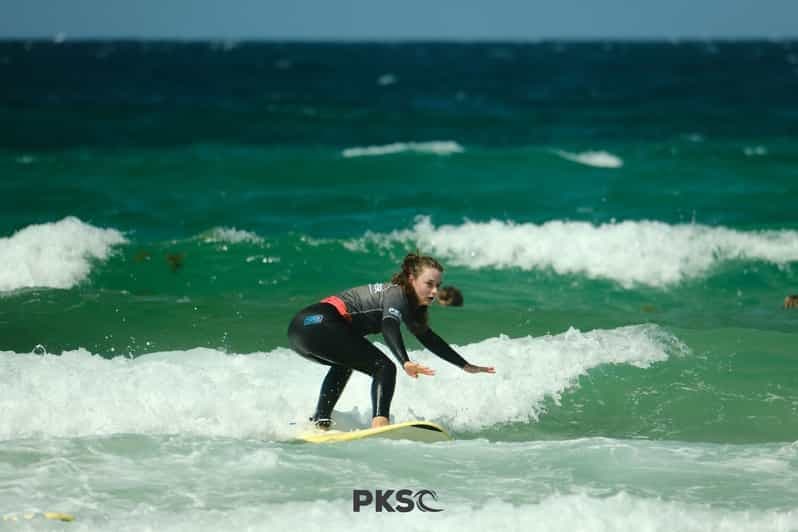 Cours de surf en groupe à Peniche avec PKSC