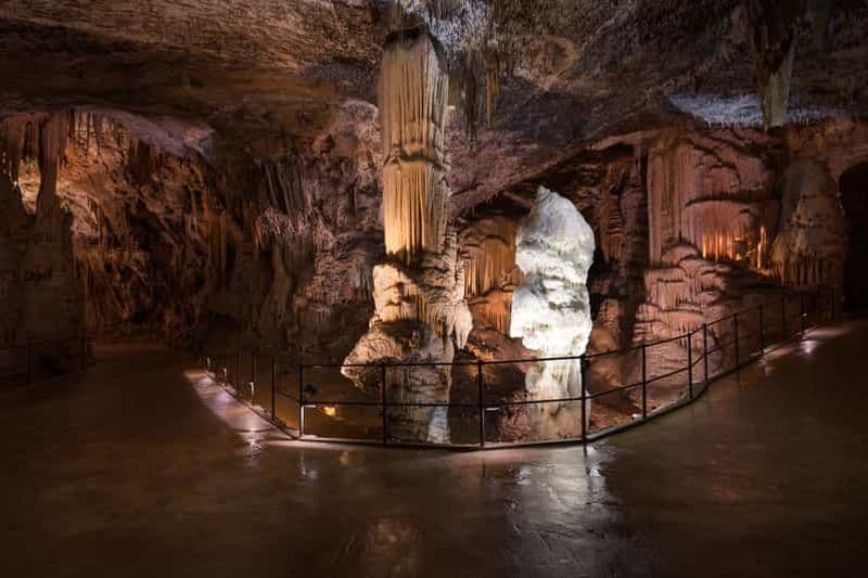 Au départ de Koper : 5 heures de visite de la grotte de Postojna et du château de Predjama