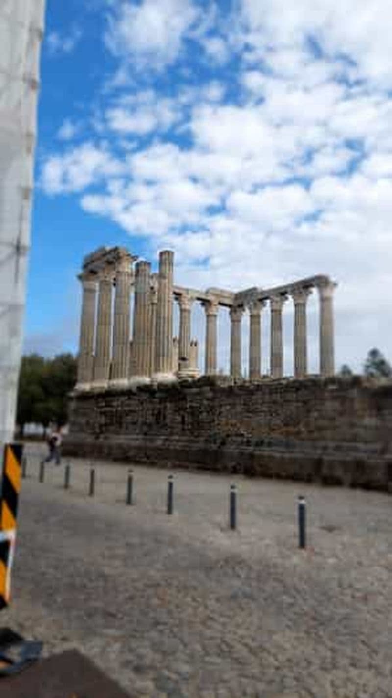 Promenade dans l'ère d'or d'Évora et dégustation de vins portugais.