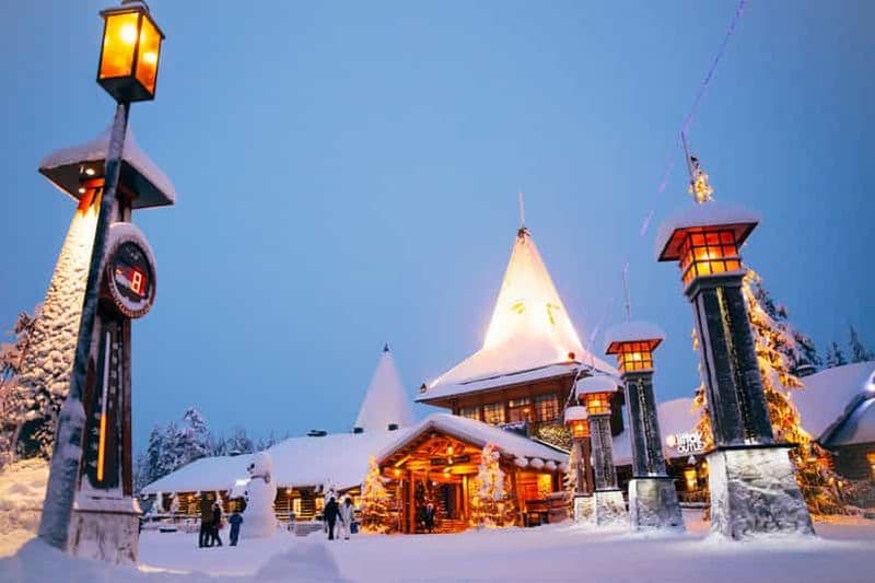 Rovaniemi : Village du Père Noël et randonnée en motoneige jusqu'à la ferme des rennes