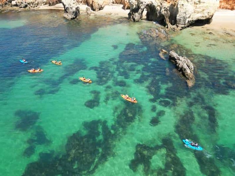 Billet Portimão : Visite en petit groupe des grottes et falaises en kayak