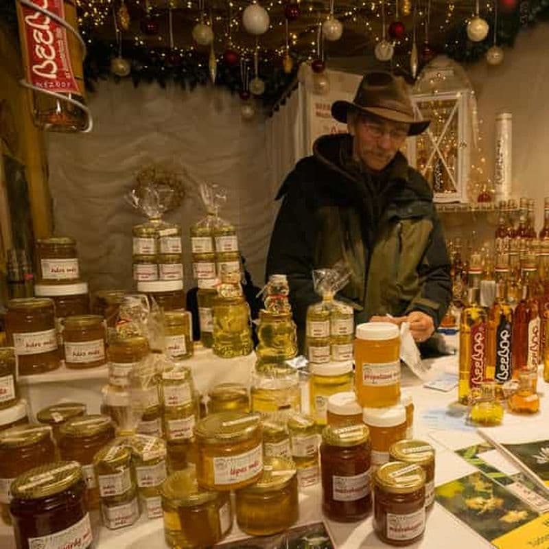 Billet Noël à Budapest : visite privée à pied et chimney cake