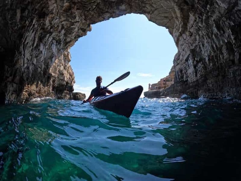 Pula : kayak et plongée en apnée à la grotte bleue (avec combinaison de plongée)