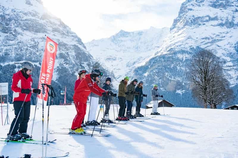 Depuis Interlaken : 8 heures de ski à Grindelwald pour les débutants