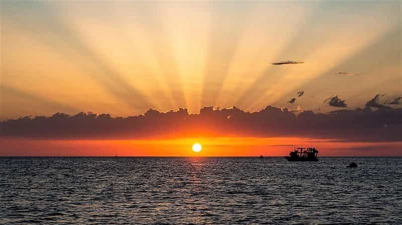 Ibiza : plongée avec tuba, plage au coucher du soleil et excursion en bateau dans les grottes
