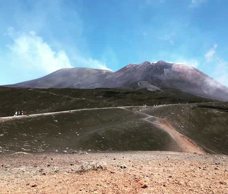 Billet Au départ de Taormine : visite du sommet de l'Etna, déjeuner et visite de l'Alcantara