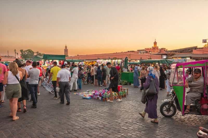 Billet Marrakech : visite nocturne de la médina exotique et de la place animée Djemaa El Fna