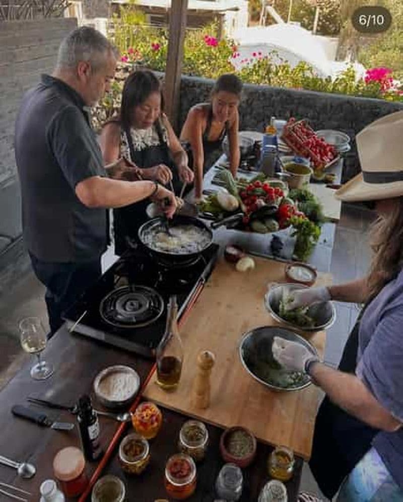 Santorin : Cours de cuisine pratique avec un chef cuisinier