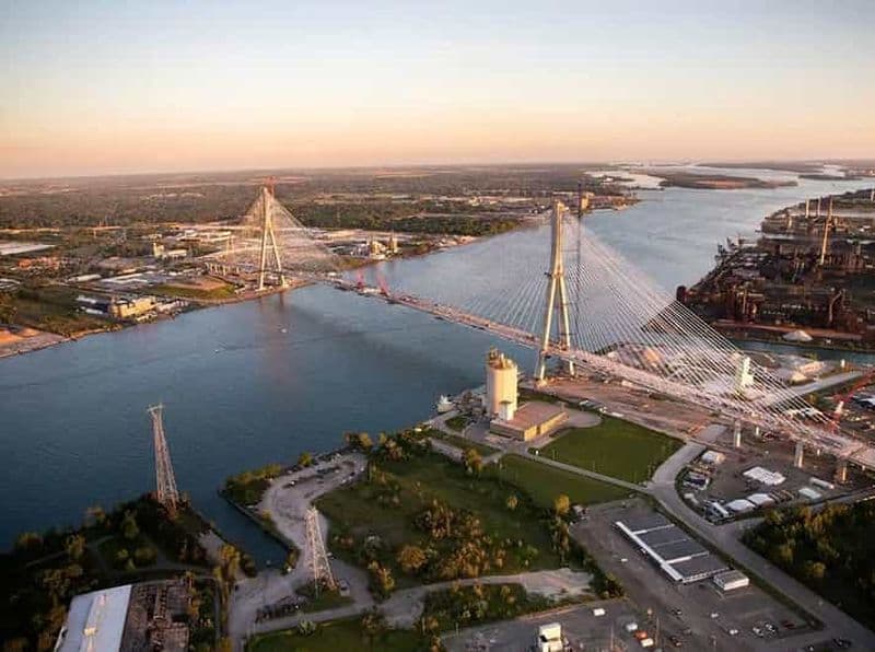 Découvrez Détroit : des tours en hélicoptère au-dessus des lieux d'intérêt de la ville