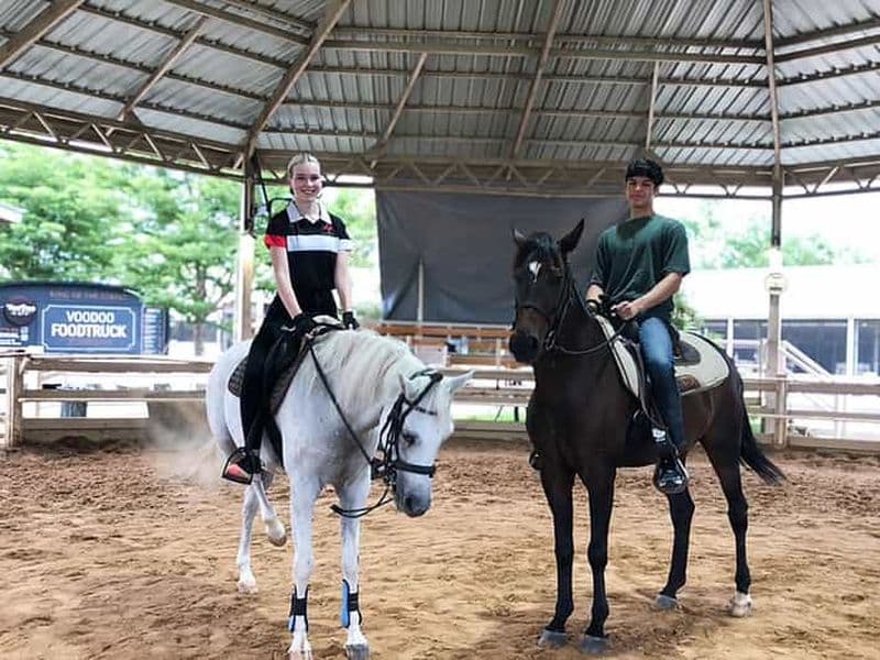 Cours d'équitation (pour débutants) à Bangkok + Café