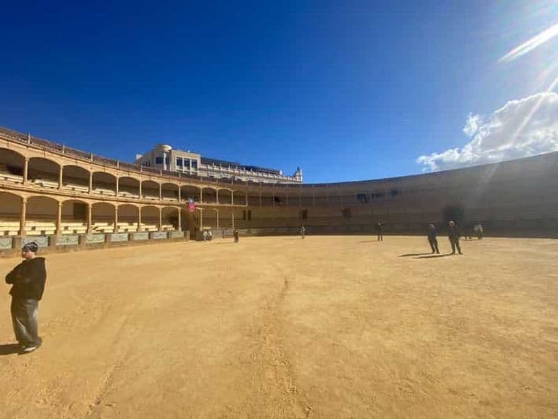 Billet Depuis Marbella : Ronda, transport inclus, café, arène, tapas, boissons