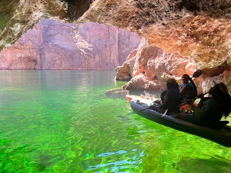 Las Vegas : Kayak d'une demi-journée du fleuve Colorado à Emerald Cave