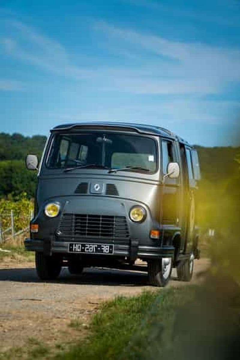 Billet Depuis Épernay : dégustation de champagne avec une voiture de collection