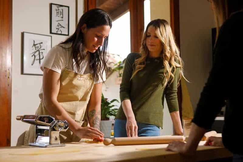 Billet Pâtes faites maison dans un paisible village médiéval