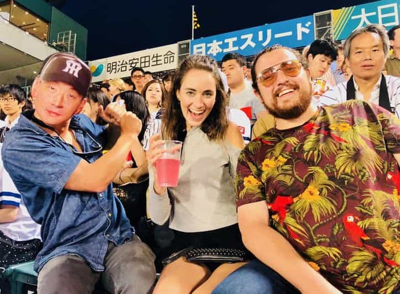 Tokyo : match de baseball ou de football avec un fan local et billet