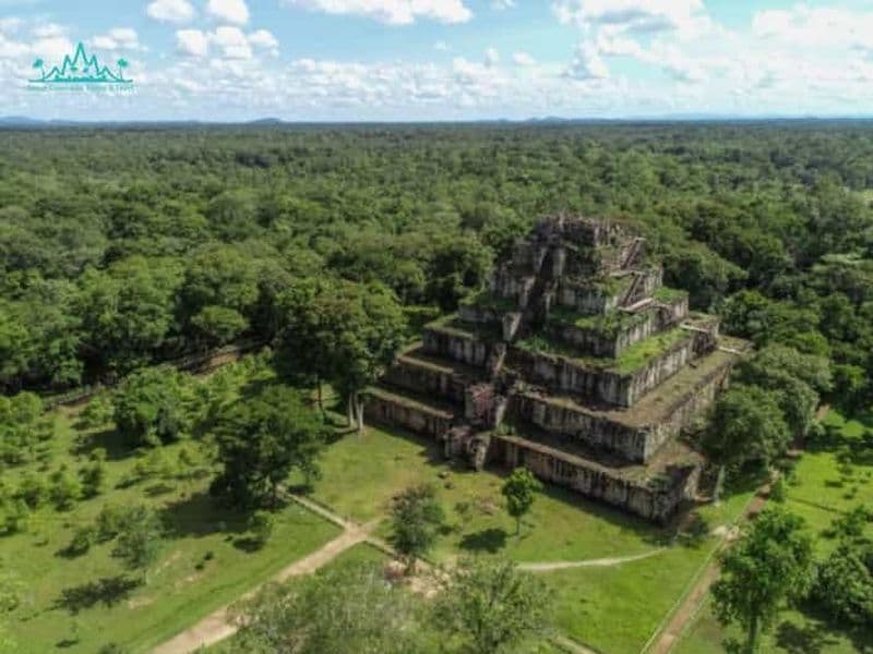 Billet Visite d'une journée des temples de Koh Ker et Beng Mealea au départ de Siem Reap