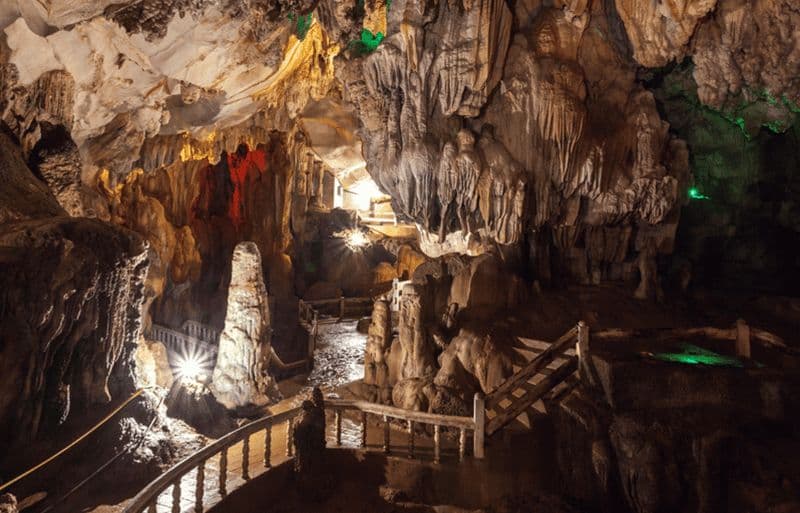 Depuis Vientiane : excursion à Vang Vieng et vol en montgolfière