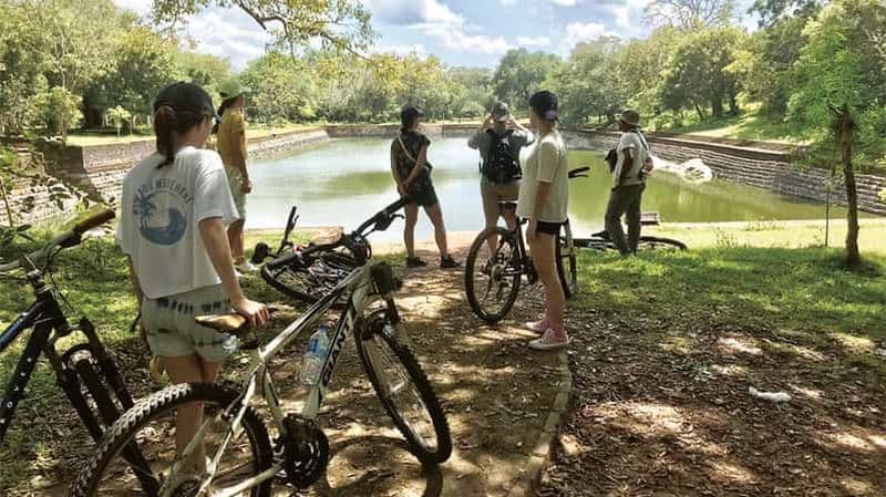 Billet Anuradhapura : visite privée d'une demi-journée à vélo avec guide