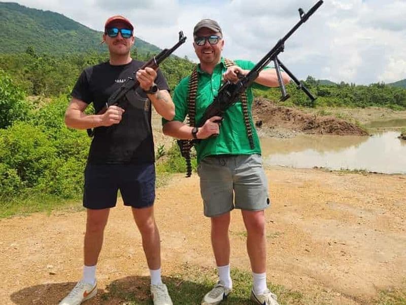 Stand de tir en plein air à Phnom Penh