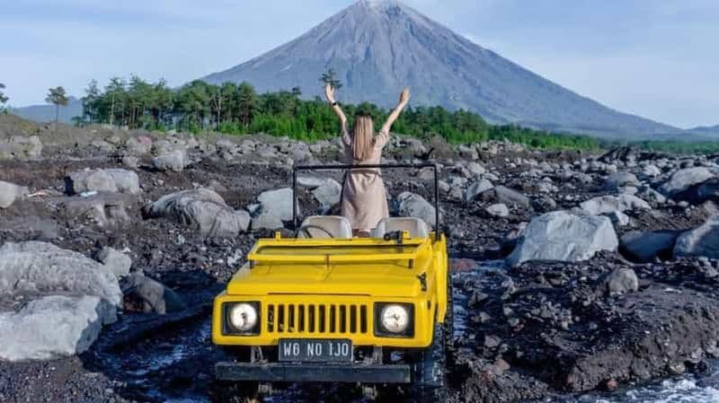 Vivez des aventures palpitantes : excursion en Jeep sur la lave du mont Semeru