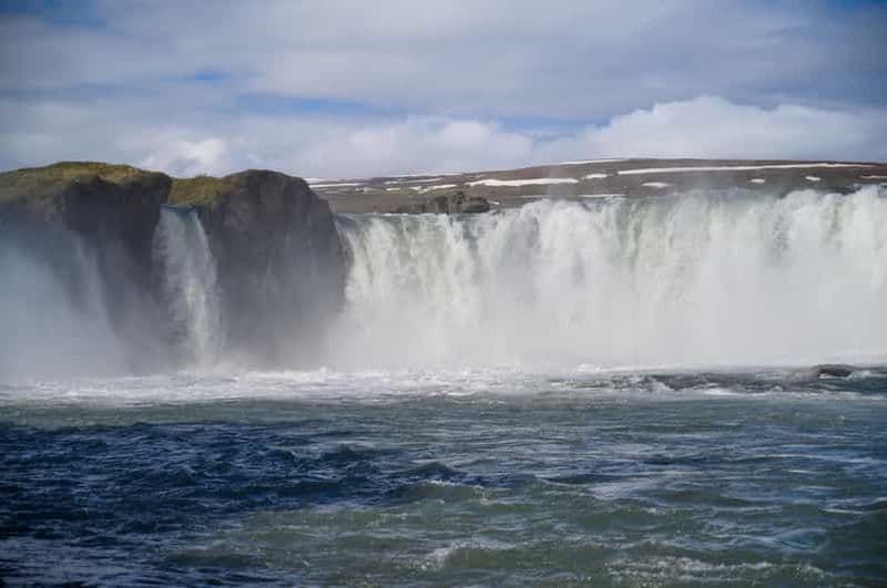 Akureyri : Excursion à Goðafoss, au lac Mývatn et aux bains naturels