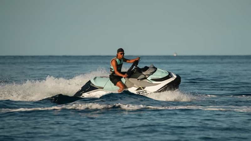 Mellieha : Location de jet ski avec bateau de sécurité