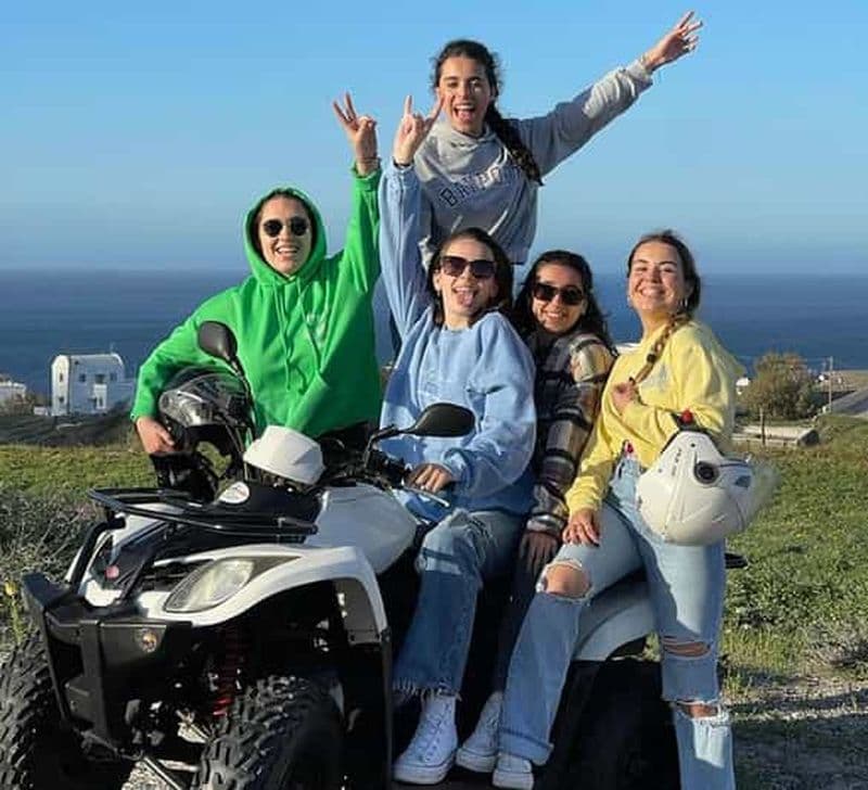 Santorin : Excursion en quad avec personnel accompagnant local