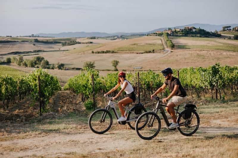 Cortona : Val di Chiana E-Bike Tour avec déjeuner de vin en option