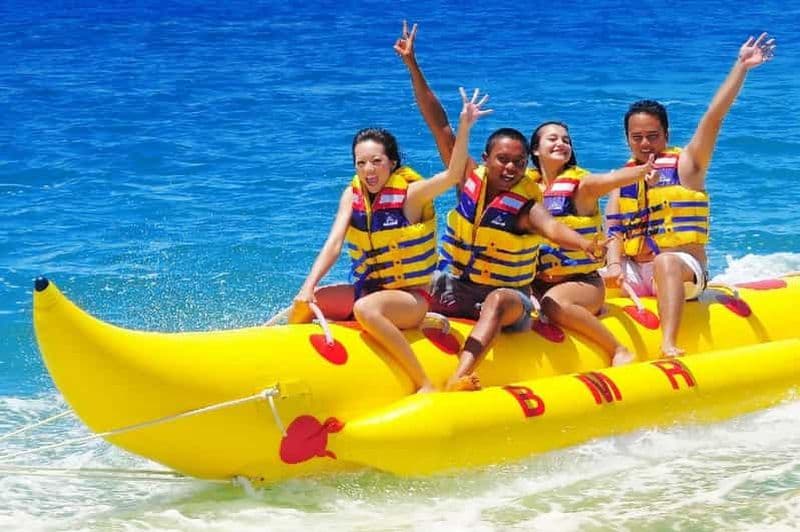 Billet Bali : Forfait de sports nautiques en bateau banane Plage de Nusa dua