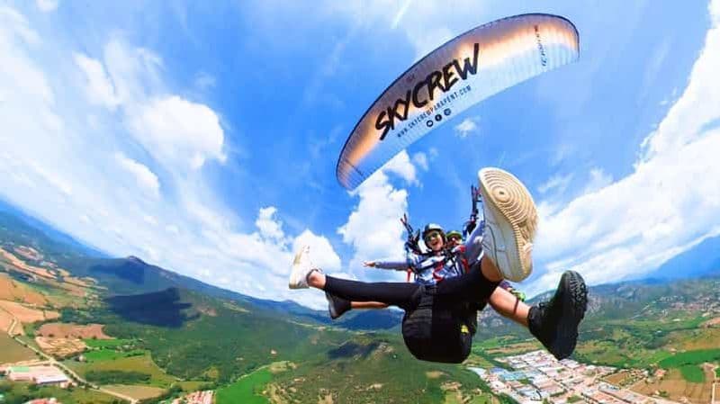 Parapente : Découvrez la magie du vol près de Barcelone. Rapport inclus