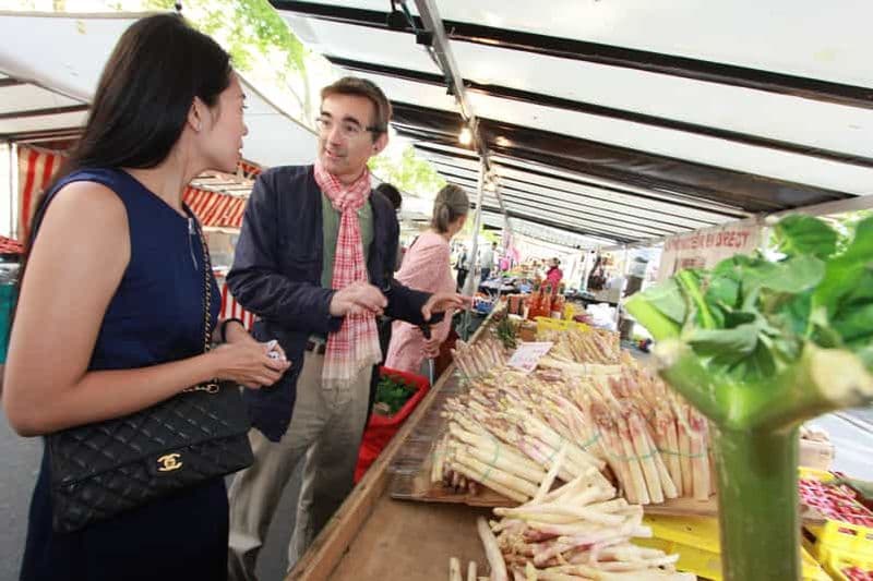 Billet Visite du marché et cours de cuisine avec un chef parisien