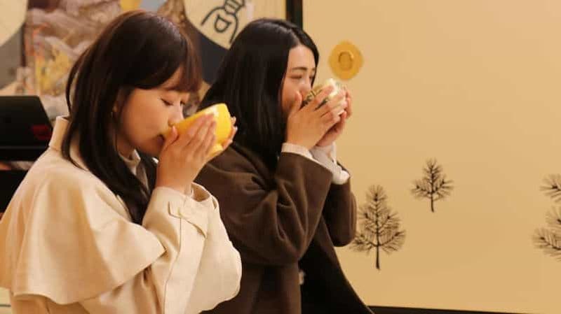 Kyoto : cérémonie du thé unique sur une scène de théâtre Nô