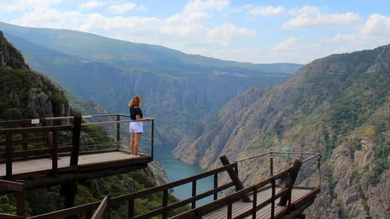 Billet Depuis Santiago : Visite de la Ribeira Sacra et excursion en bateau