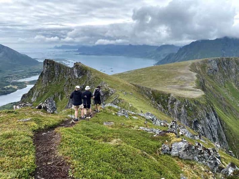 Billet Îles Lofoten : Randonnée guidée dans la nature sauvage - Montée
