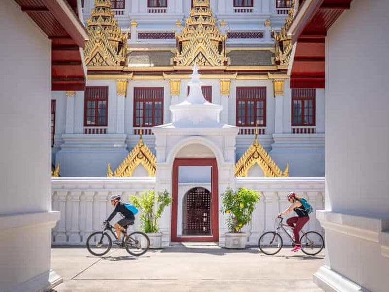 Bangkok : Visite à vélo des ruelles et des temples historiques