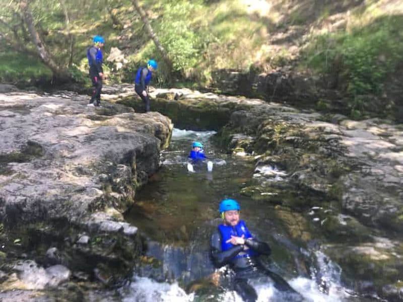 Neath : Canyoning, marche dans les gorges et randonnée dans les cascades