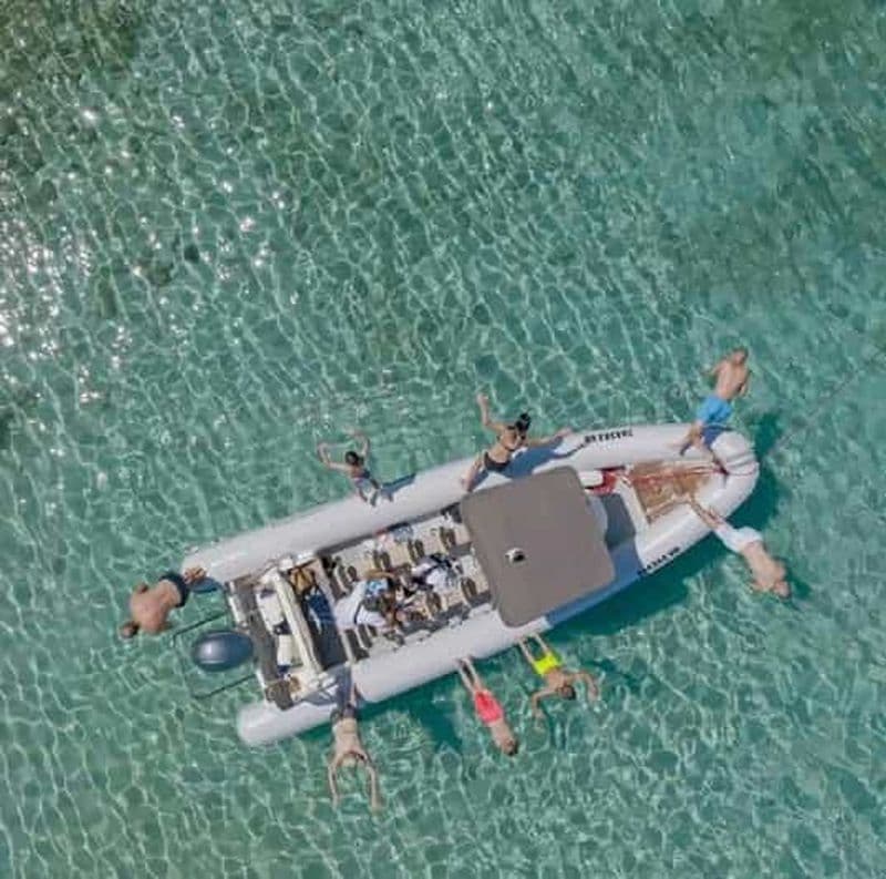 Zadar : visite d'une demi-journée en hors-bord avec plongée avec tuba et boissons