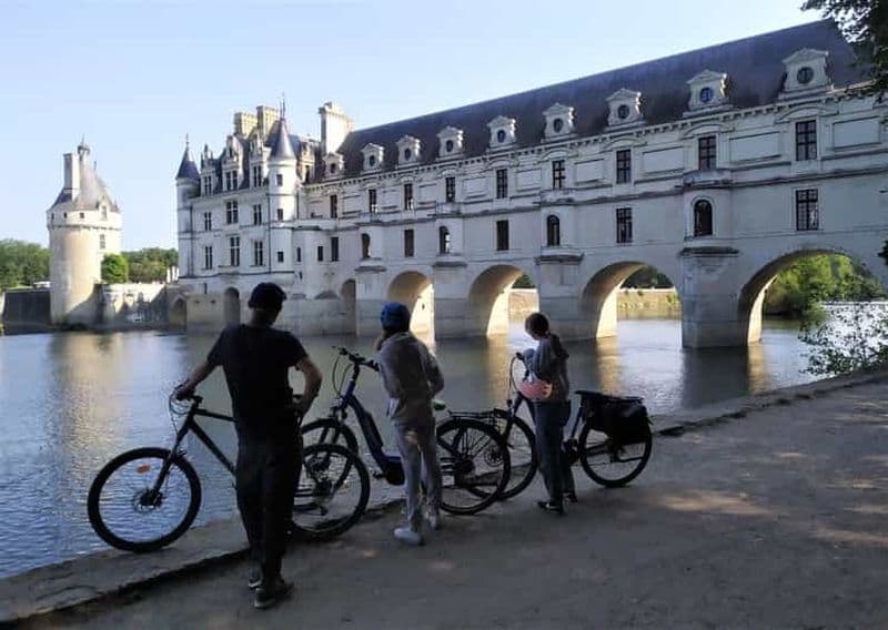 Billet Chenonceau : visite guidée en vélo électrique et déjeuner pique-nique gastronomique