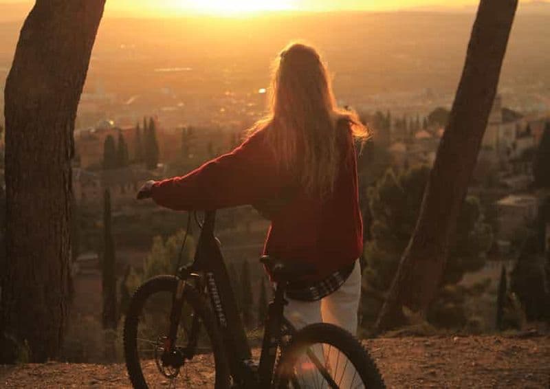 Billet Grenade : Alhambra et Sierra Nevada : coucher de soleil en E-Bike