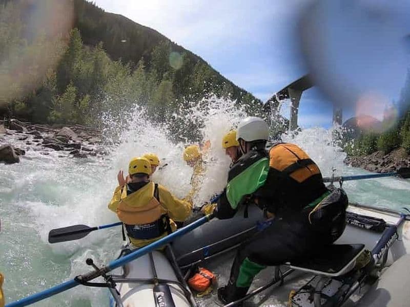 Billet Rivière Kicking Horse : Excursion d'une demi-journée de rafting en eaux vives