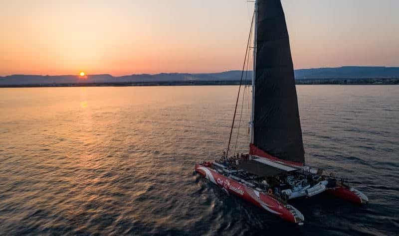 Billet Cambrils : croisière au coucher du soleil en catamaran avec boissons et transats