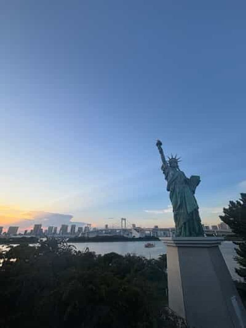 Billet Visite guidée de Tokyo : Ginza, les jardins du Palais Impérial et Odaiba