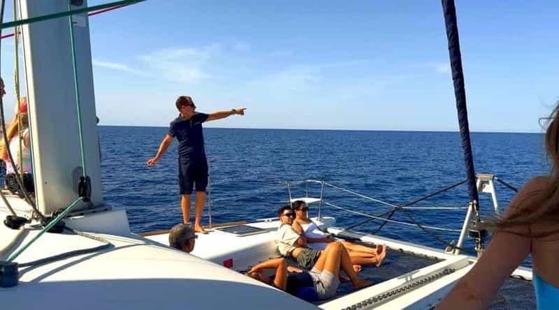 Billet La Canée : croisière d'une journée en catamaran avec déjeuner depuis le port de Souda