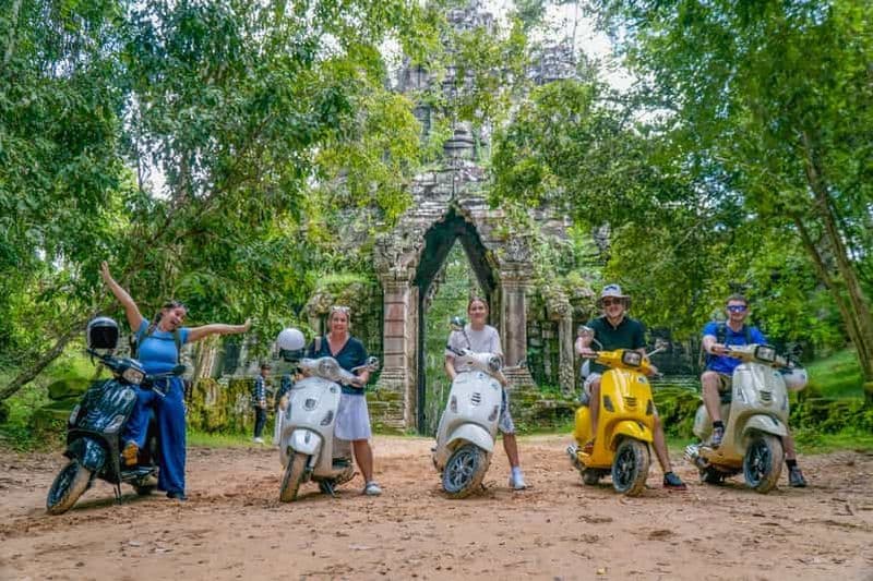 Billet Angkor Wat : visite guidée en Vespa / Tuk Tuk disponible