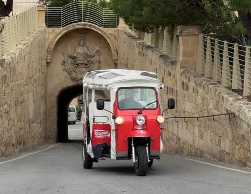 Découvrez Malte en tuk-tuk : Tours autour de Rabat et Dingli