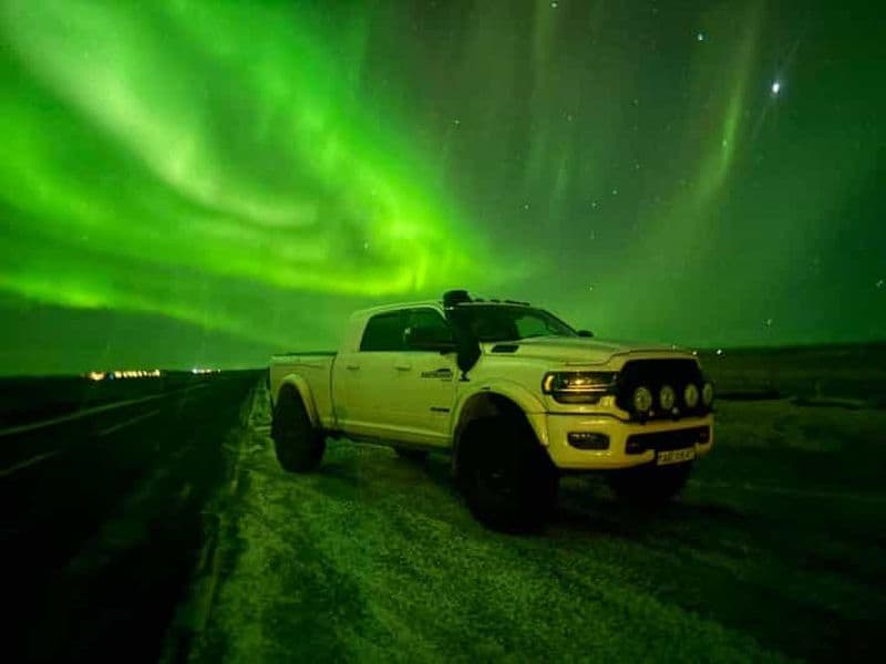 Billet Hvolsvöllur : visite guidée à la recherche des aurores boréales