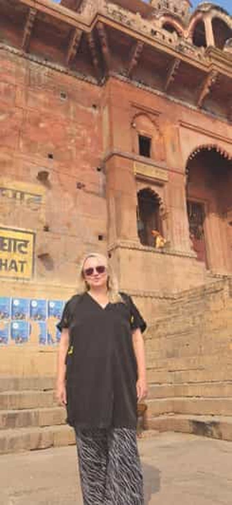 Billet Au départ de Delhi : Excursion d'une journée à Varanasi en avion avec tour en bateau