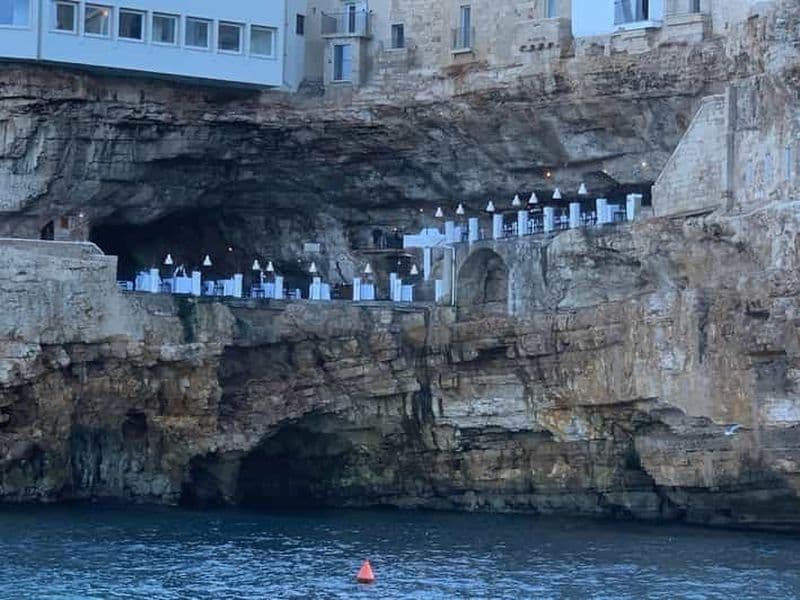 Billet Monopoli : visite en barque à Polignano avec escales et apéritif